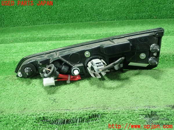 1UPJ-37011552]カローラ ツーリング ハイブリッド(ZWE211W)左リアフィニッシャー 中古_m0002.jpg