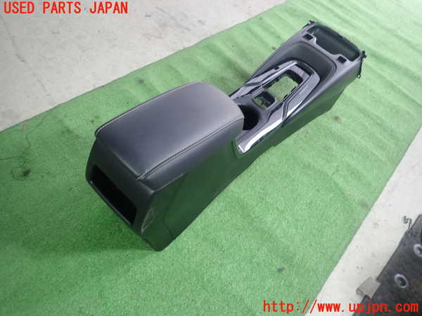 5UPJ-37017540]カローラ ツーリング ハイブリッド(ZWE211W)センターコンソール 中古_m0002.jpg