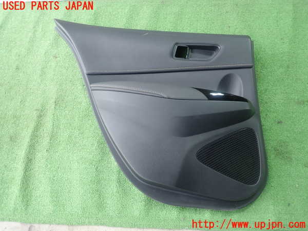 5UPJ-37011324]カローラ ツーリング ハイブリッド(ZWE211W)左後ドア内張り 中古_m0001.jpg