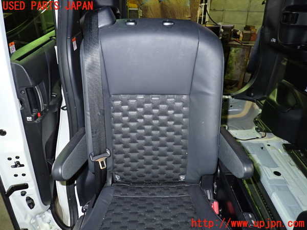 5UPJ-37027145]ヴォクシー(ノア)(MZRA90W)右2列目シート 中古_m0002.jpg