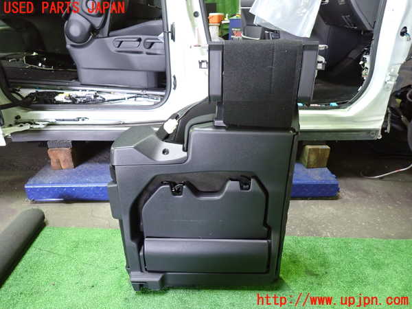 5UPJ-37027235]ヴォクシー(ノア)(MZRA90W)右3列目シート 中古_m0005.jpg