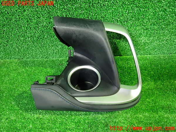 1UPJ-37027841]ヴォクシー(ノア)(MZRA90W)小物入れ1 中古_m0001.jpg