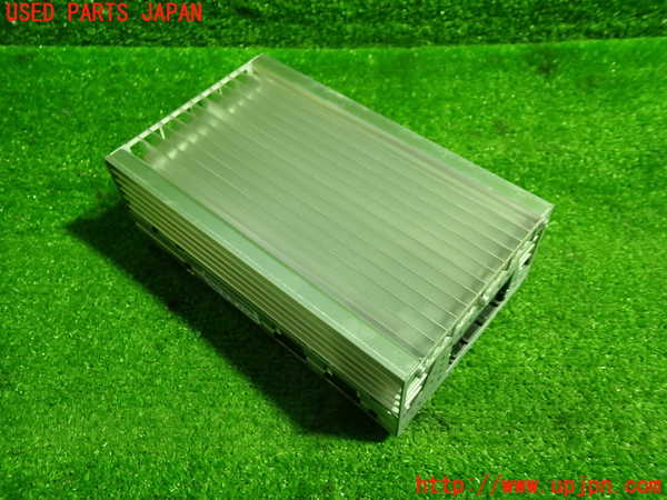 1UPJ-37056525]BMW 528i(FR30)(F10)アンプ 中古_m0001.jpg