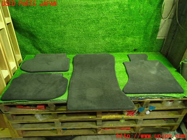 1UPJ-37057800]BMW 528i(FR30)(F10)フロアマット 中古_m0001.jpg