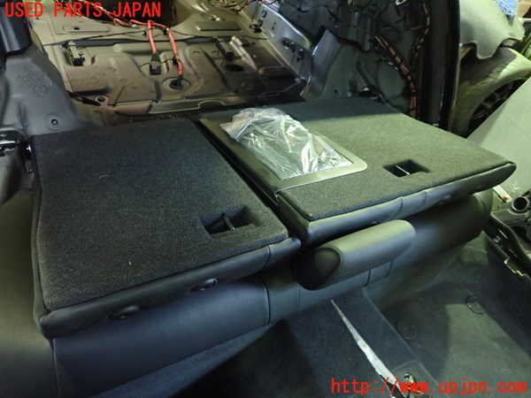 1UPJ-37057385]BMW 528i(FR30)(F10)リアシート 中古_m0004.jpg