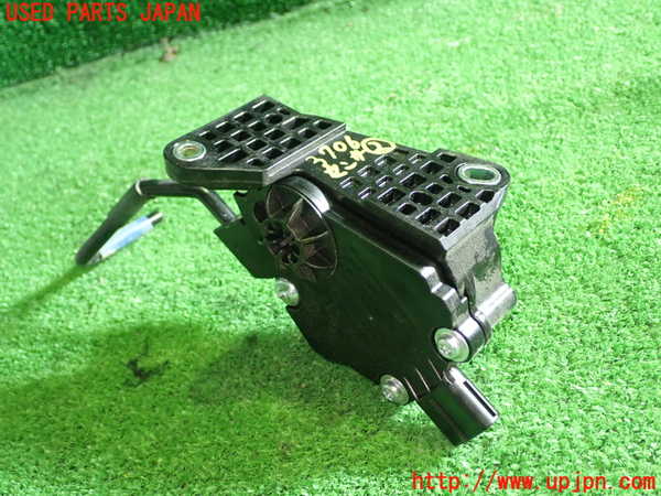 1UPJ-37066382]クラウン ロイヤル ハイブリッド(AWS210)センサー2 (アクセルペダル) 中古_m0003.jpg
