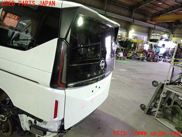 1UPJ-37071566]セレナ(C28)バックドア リアゲート ハッチ NSG M28Q8 中古_m0003.jpg