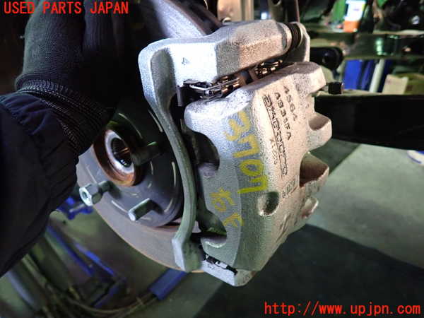 1UPJ-37074080]セレナ(C28)右フロントキャリパー 中古_m0001.jpg