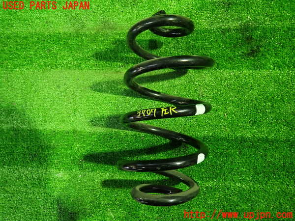 1UPJ-37075105]セレナ(C28)左リアスプリング 中古_m0001.jpg
