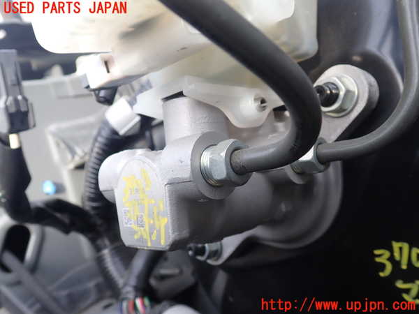 5UPJ-37094050]ジムニー(JB64W)ブレーキマスターシリンダー 中古_m0002.jpg