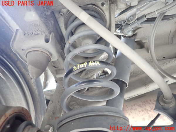 1UPJ-37095100]ジムニー(JB64W)右リアスプリング 中古_m0001.jpg
