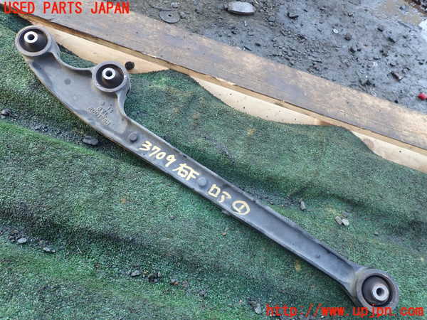 1UPJ-37095176]ジムニー(JB64W)右フロントロアアーム1 ジャンク_m0001.jpg