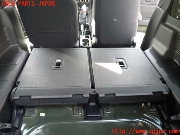 1UPJ-37097385]ジムニー(JB64W)リアシート 中古_m0004.jpg