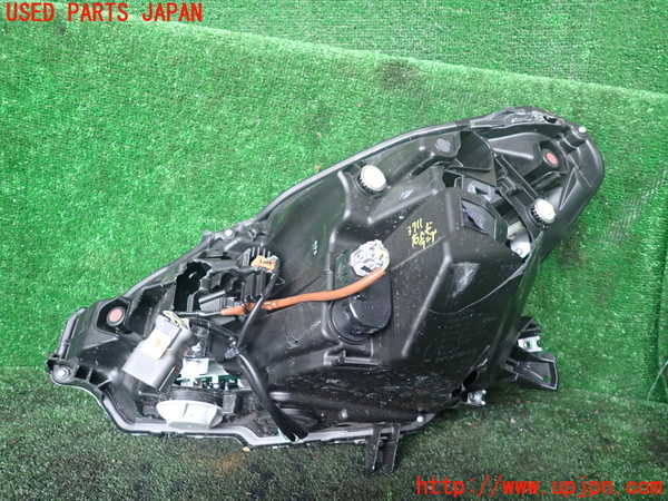 1UPJ-37111130]GR86(BRZ)(ZN8)右ヘッドライト LED ジャンク_m0002.jpg
