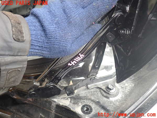 1UPJ-37111513]GR86(BRZ)(ZN8)トランクヒンジ1 中古_m0001.jpg