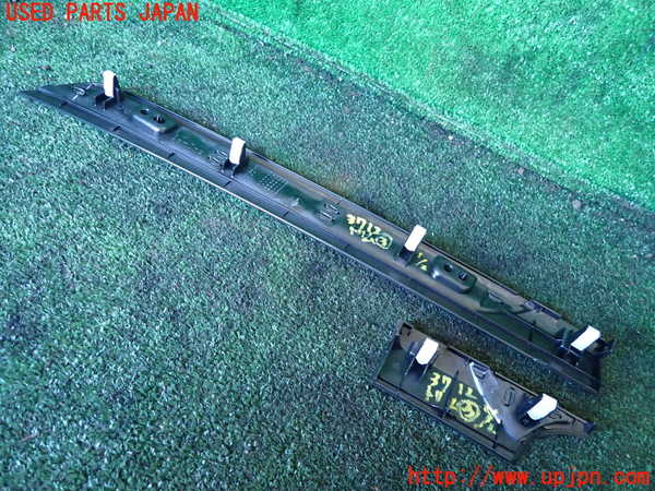 1UPJ-37127693]パジェロ(V98W)内装トリム類3 中古_m0002.jpg