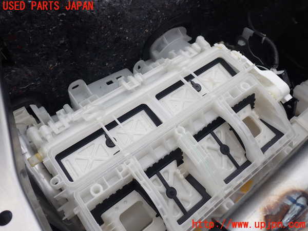 1UPJ-37136081]ヴォクシー(ノア)(ZRR80W)エバポレーター1 中古_m0002.jpg