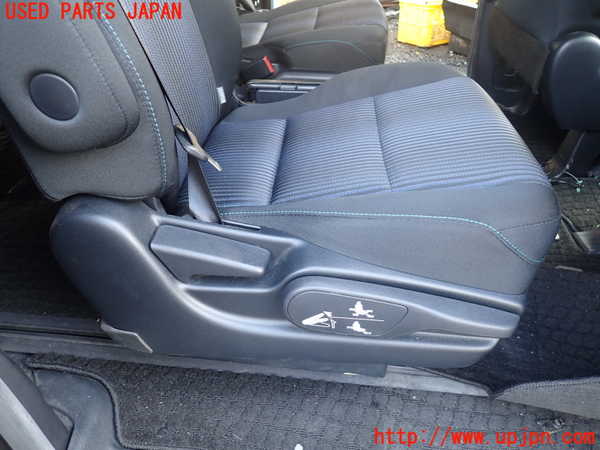 1UPJ-37137145]ヴォクシー(ノア)(ZRR80W)右2列目シート 中古_m0004.jpg