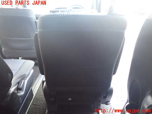 1UPJ-37137145]ヴォクシー(ノア)(ZRR80W)右2列目シート 中古_m0005.jpg