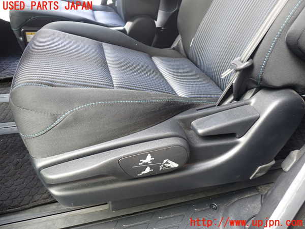 1UPJ-37137175]ヴォクシー(ノア)(ZRR80W)左2列目シート 中古_m0004.jpg