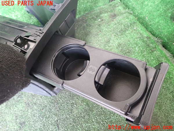 1UPJ-37137549]ヴォクシー(ノア)(ZRR80W)コンソール 中古_m0002.jpg