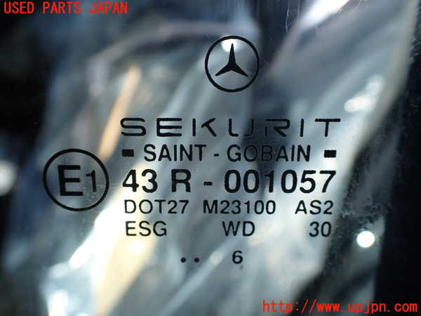 1UPJ-37171320]ベンツ C280 W202(202028)左後ドア SEKURIT M23100 中古_m0005.jpg