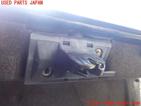 1UPJ-37171500]ベンツ C280 W202(202028)トランク 中古_m0004.jpg