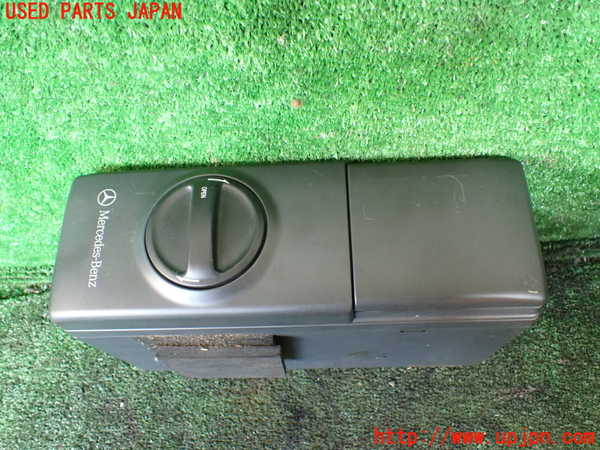1UPJ-37176505]ベンツ C280 W202(202028)CDチェンジャー 中古_m0001.jpg