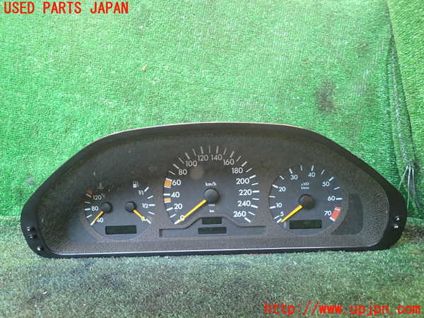 1UPJ-37176170]ベンツ C280 W202(202028)スピードメーター 中古_m0001.jpg
