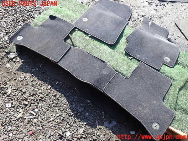 1UPJ-37177800]ベンツ C280 W202(202028)フロアマット 中古_m0004.jpg