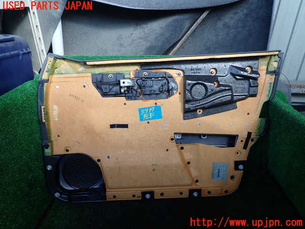 1UPJ-37171264]ベンツ C280 W202(202028)左前ドア内張り 中古_m0004.jpg