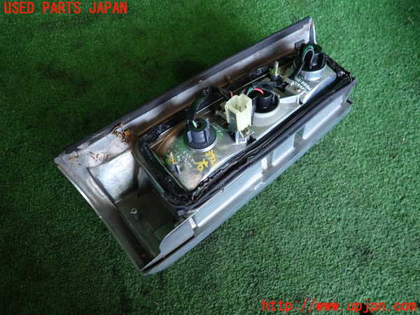 2UPJ-37211530]セドリック ワゴン(WY30)右テールランプ 中古_m0002.jpg