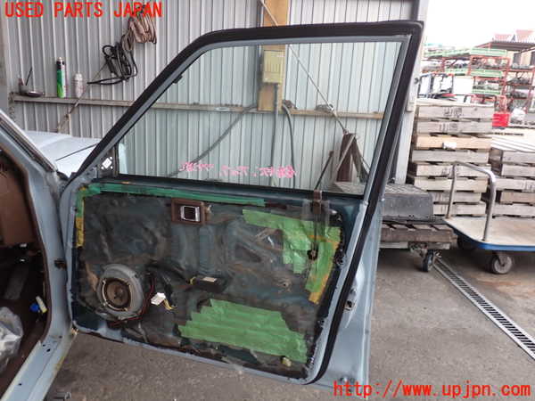 5UPJ-37221230]グロリア ワゴン(WY30)右前ドア (ジャンク品) 中古(43R-00034 M214)_m0005.jpg
