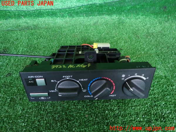 2UPJ-37226066]グロリア ワゴン(WY30)エアコンスイッチ1 中古_m0002.jpg