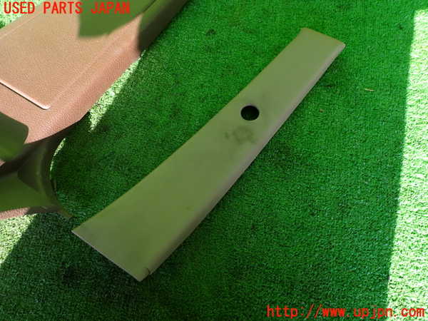 2UPJ-37227665]グロリア ワゴン(WY30)右センターピラートリム 中古_m0002.jpg