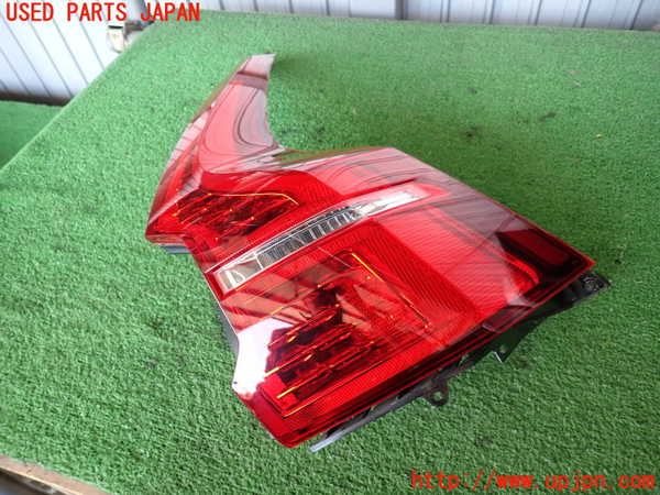 2UPJ-37251530]ボルボ・XC60(UD4204TXC)右テールランプ 中古_m0001.jpg