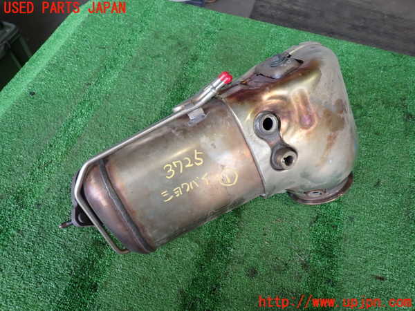 2UPJ-37252661]ボルボ・XC60(UD4204TXC)触媒1 ジャンク_m0001.jpg