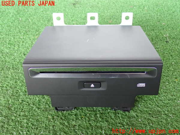 2UPJ-37256480]ボルボ・XC60(UD4204TXC)CDプレーヤー 中古_m0001.jpg