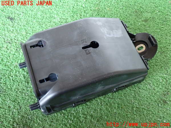 2UPJ-37256741]ボルボ・XC60(UD4204TXC)ヒューズボックス1 中古_m0001.jpg
