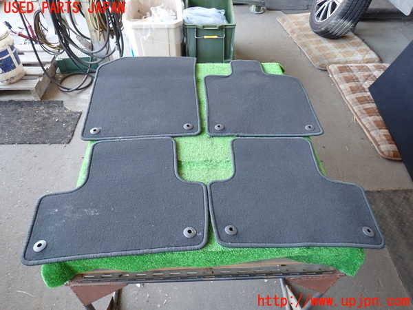 2UPJ-37257800]ボルボ・XC60(UD4204TXC)フロアマット 中古_m0001.jpg