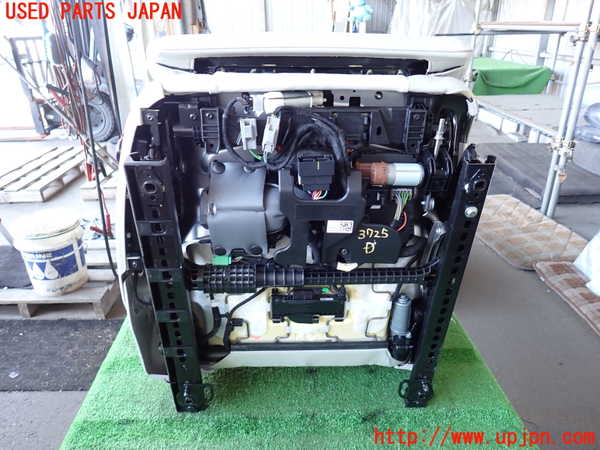 2UPJ-37257035]ボルボ・XC60(UD4204TXC)運転席シート 中古_m0005.jpg