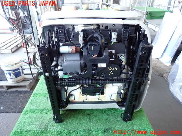 2UPJ-37257065]ボルボ・XC60(UD4204TXC)助手席シート 中古_m0005.jpg