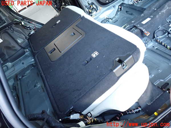2UPJ-37257385]ボルボ・XC60(UD4204TXC)リアシート 中古_m0005.jpg