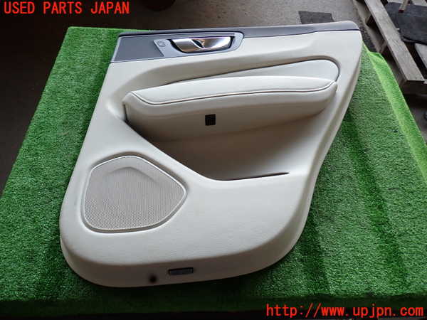 2UPJ-37251294]ボルボ・XC60(UD4204TXC)右後ドア内張り 中古_m0001.jpg
