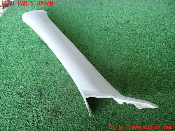 2UPJ-37257660]ボルボ・XC60(UD4204TXC)左フロントピラートリム 中古_m0001.jpg