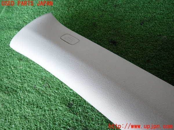 2UPJ-37257660]ボルボ・XC60(UD4204TXC)左フロントピラートリム 中古_m0003.jpg