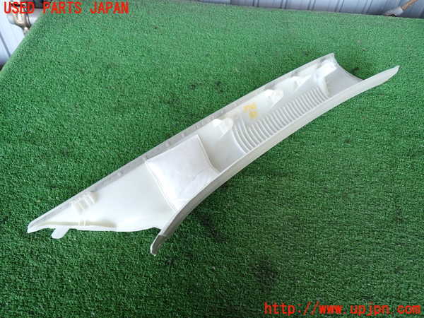 2UPJ-37257660]ボルボ・XC60(UD4204TXC)左フロントピラートリム 中古_m0004.jpg