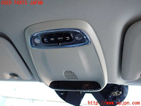 2UPJ-37256411]ボルボ・XC60(UD4204TXC)ルームランプ1(1列目真中) 中古_m0001.jpg