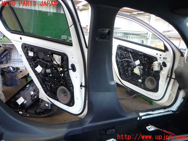 2UPJ-37267670]ベンツ A200 d(177012)(W177)左センターピラートリム 中古_m0001.jpg