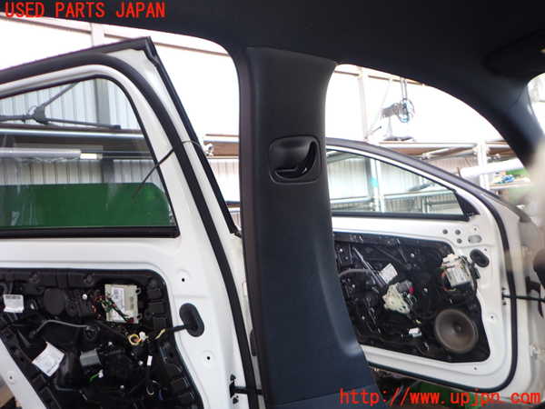 2UPJ-37267670]ベンツ A200 d(177012)(W177)左センターピラートリム 中古_m0002.jpg